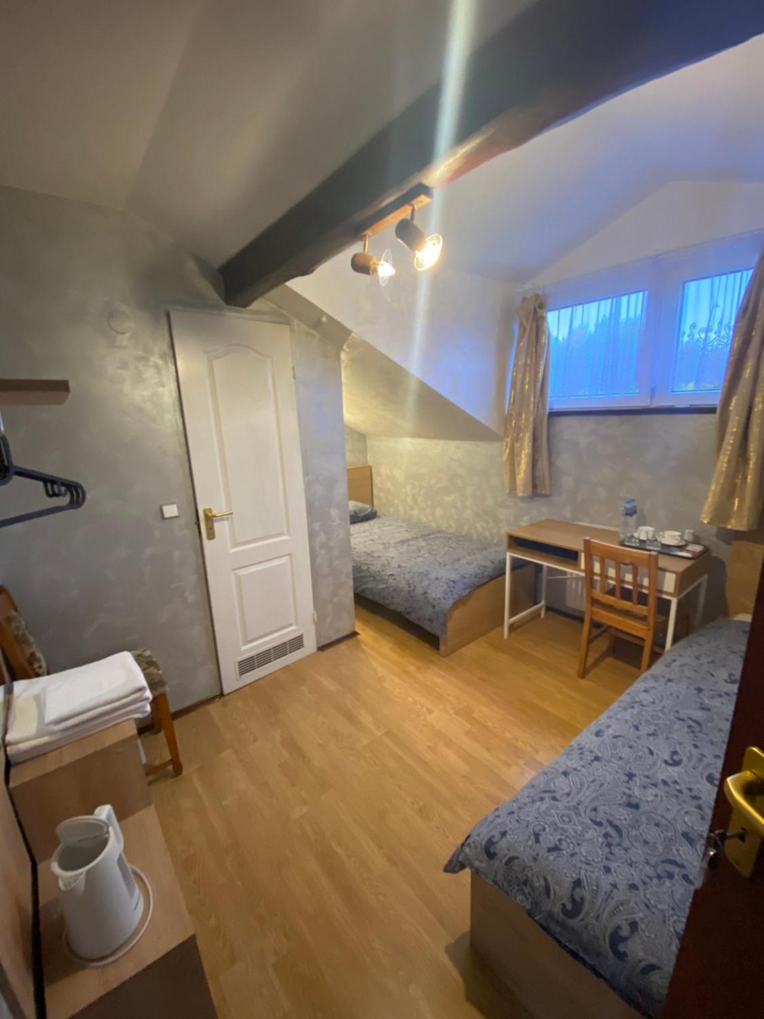 Hostel Homies Inn Celiny  Kültér fotó